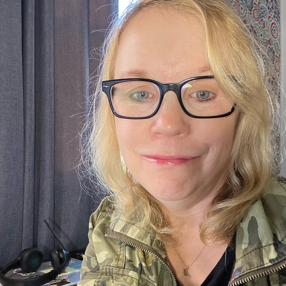 Meet your Posher, Cecilia - Picture 2 of 4